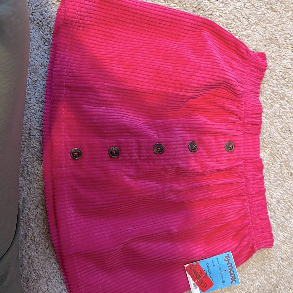 Pink velvet skirt. New with tag.